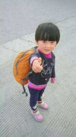 4岁女孩将随父徒步挑战川藏线1.jpg